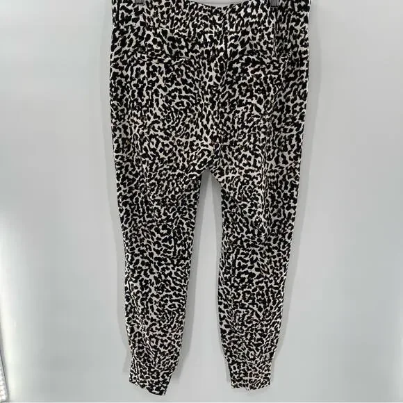 CAbi Style 5680 Leopard Spotted Jogger Size Medium Preppy Pull On Animal Print - Picture 10 of 13
